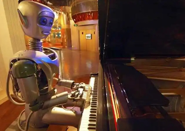 同学们可以去科技展厅看看喜欢的机器人展项